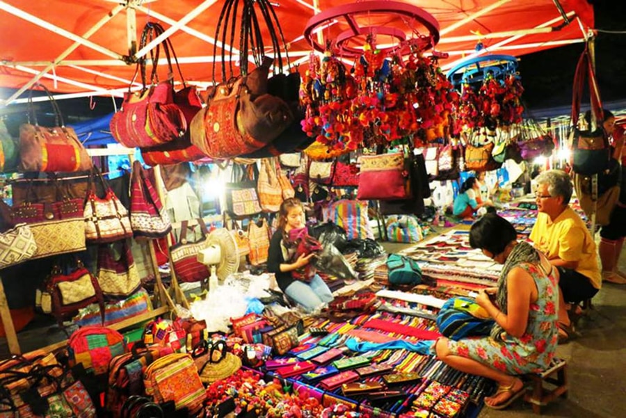 Explore Local Handicrafts And Specialties