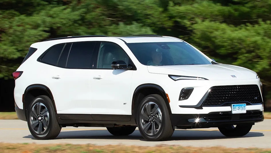 Grabbing a private ride from Vientiane to Vang Vieng