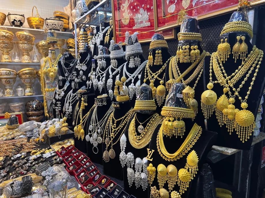 Handicrafts And SouvenirsIn Talat Sao Morning Market