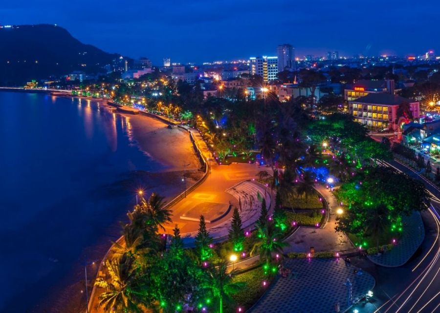Night Walk At Bai Truoc Park