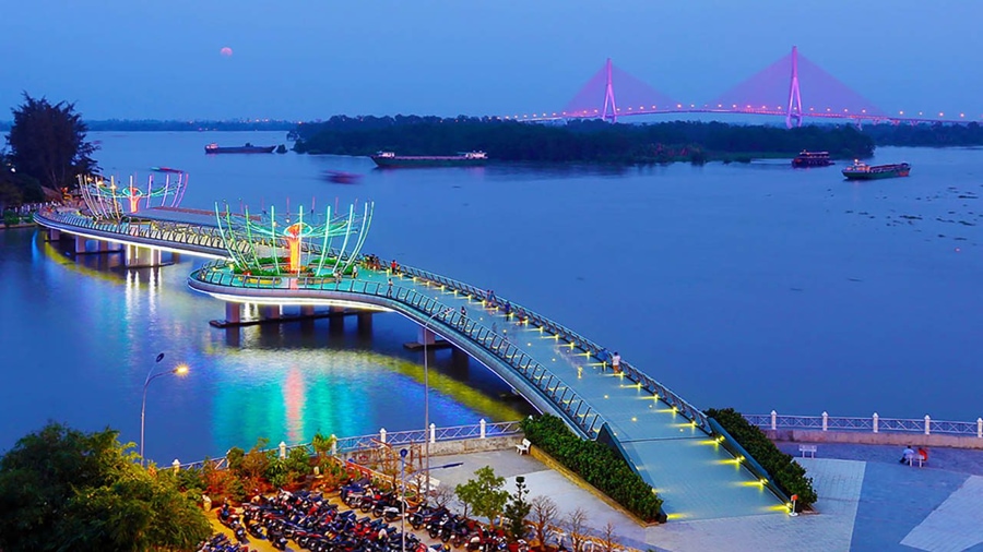 Ninh Kieu Wharf is a must-see destination in the Mekong Delta region