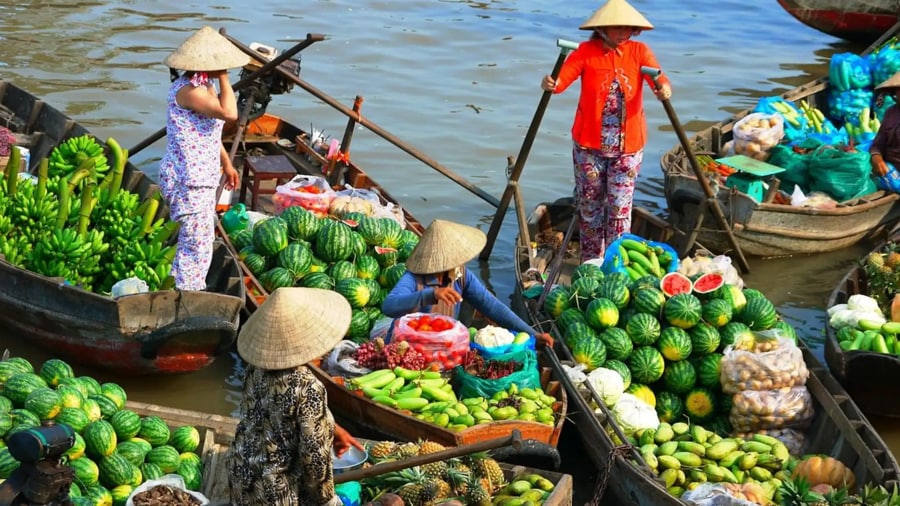 Phong Dien Floating Market is the center of the Mekong Delta