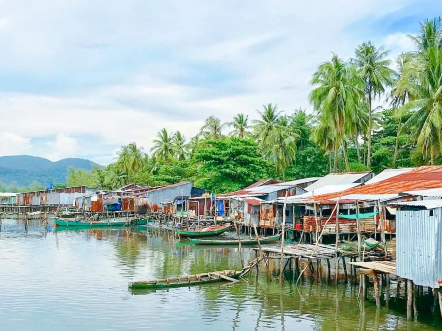 Floating House Exploration