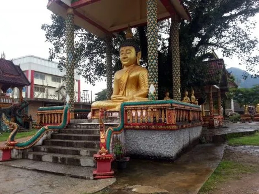 Seated and Reclining Buddha Statues of Wat Kang