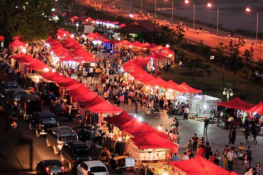 Stroll Through The Vientiane Night Market