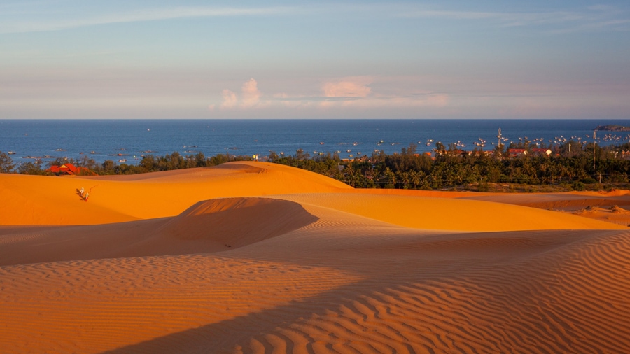 The ideal period to venture into the Red Sand Dunes is between April and August