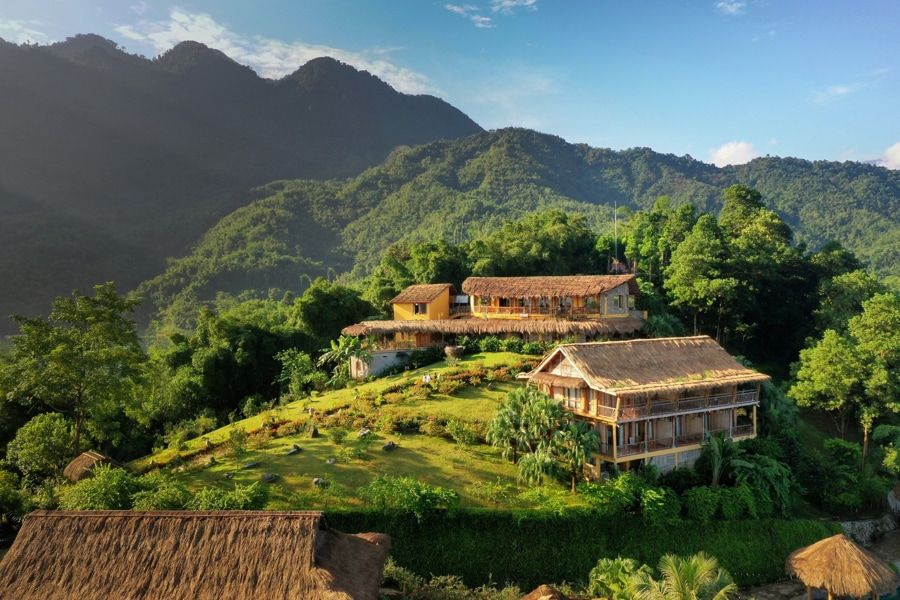 Visit White Thai Villages (Lac And Pom Coong)