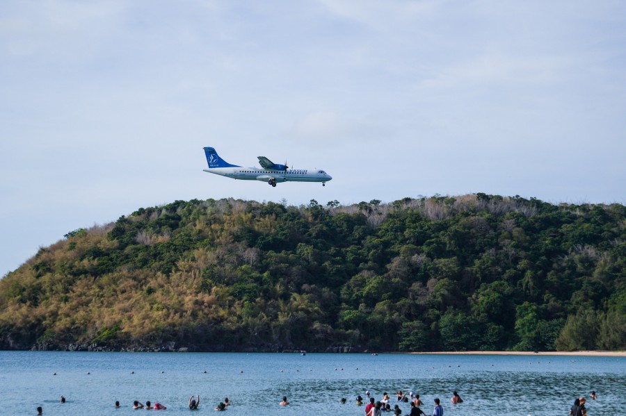 Watch Planes Take Off and Land