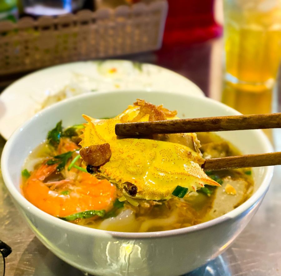 Banh Canh (thick noodle soup)