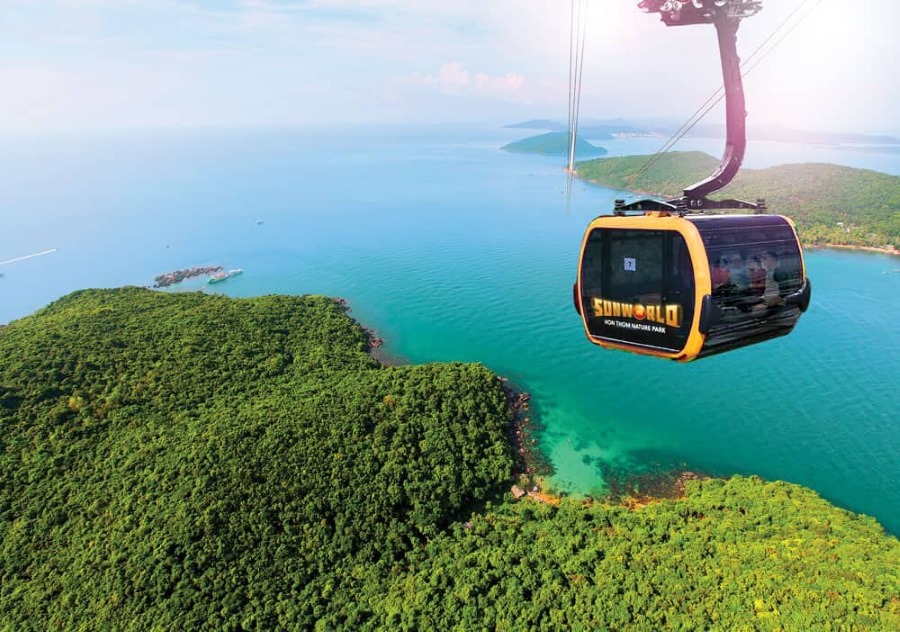 Cable car to Hon Thom Island