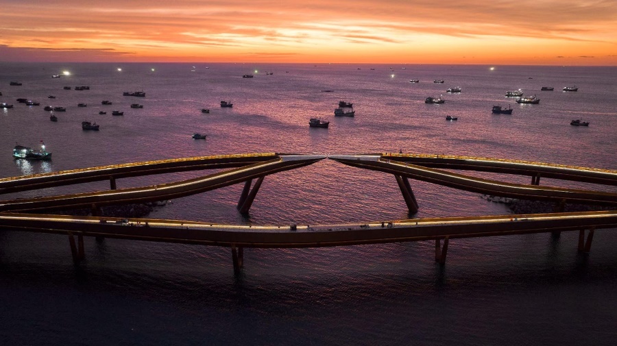 Symbolic Twin Arches Highlighting Love And Connection