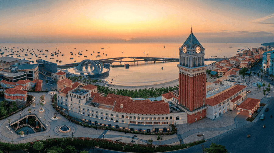 Kiss Bridge from Sunset Town