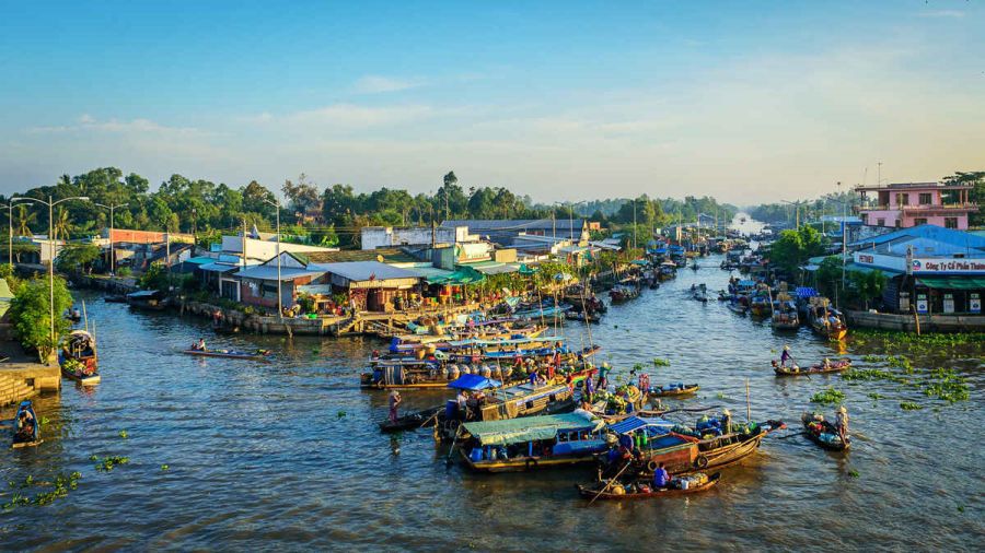Long Xuyen Floating Market 2