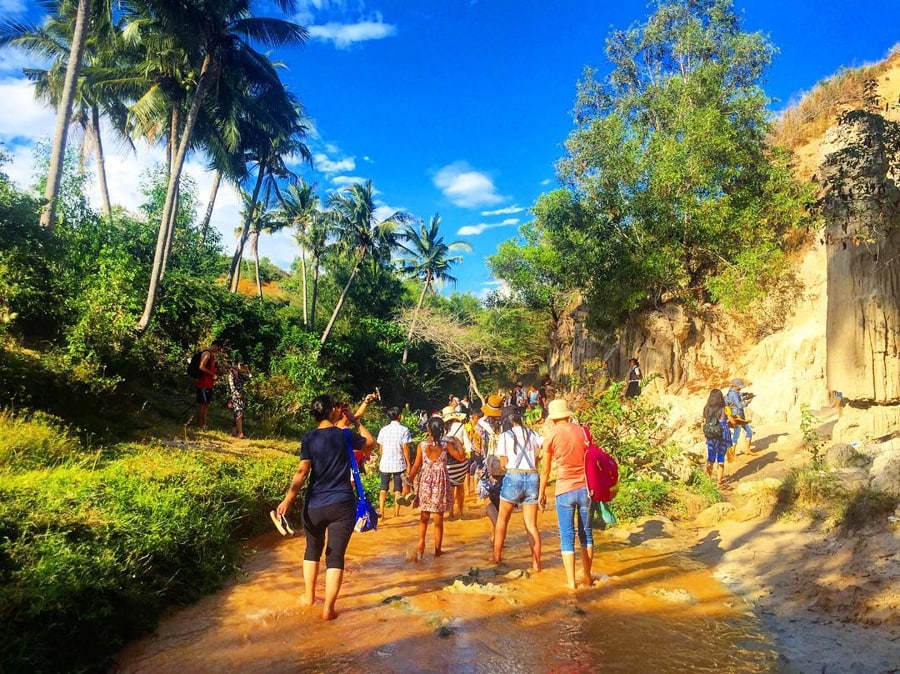 people moving to the fairy stream