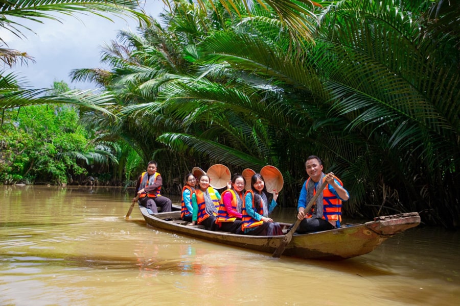 ride a boat in ben tre