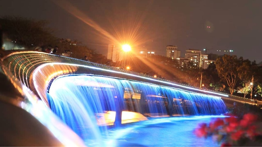 starlight bridge in ho chi minh city at night