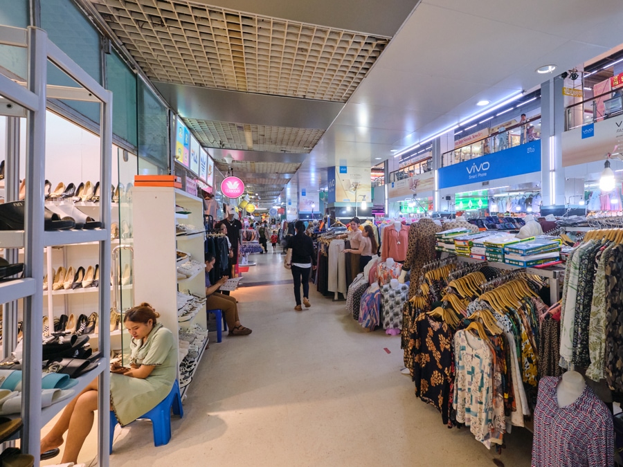 talat sao morning market in vientiane