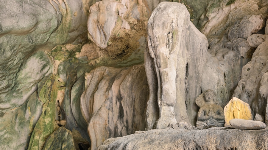 tham xang cave in Vang Vieng