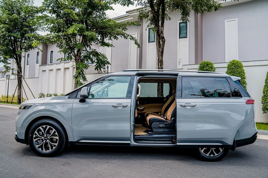 ho chi minh to Siem Reap by minivans