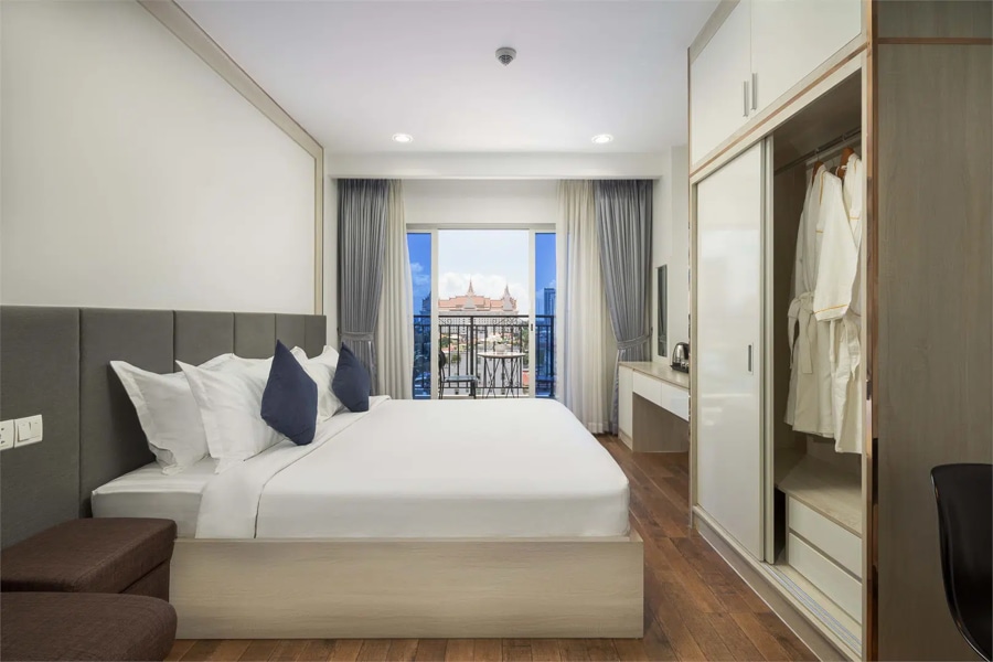 Amana Hotel & Residences