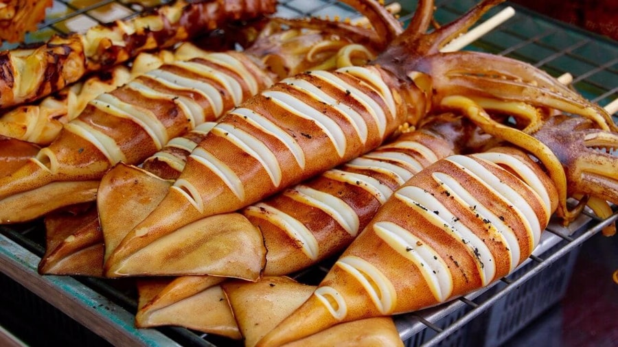 Ang Dtray Meuk (Grilled Squid)