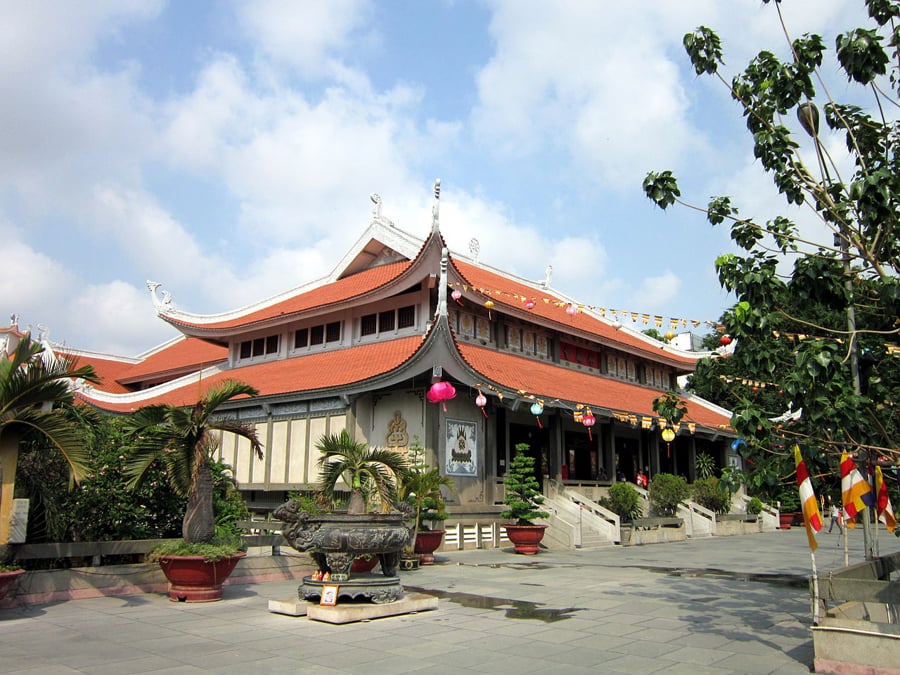 Appreciate The Aesthetic Of Traditional Buddhist Architecture