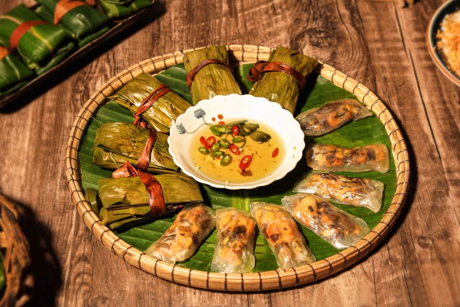 Banh Bot Loc (Tapioca Dumpling with Shrimp and Pork)