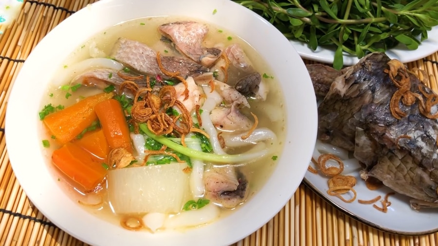 Banh Canh Ca Loc (Snakehead Fish Thick Noodle Soup)