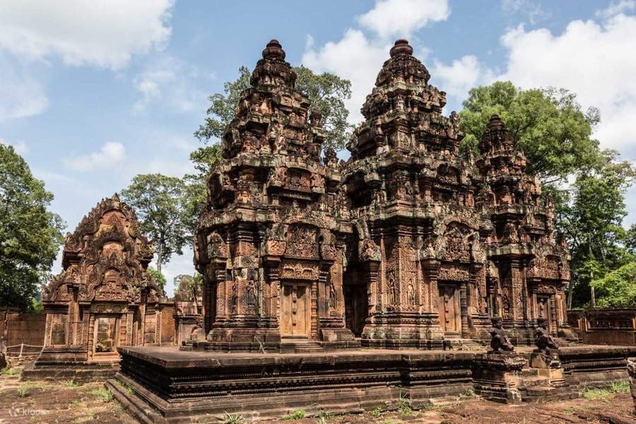 Banteay Srei Temple (Outer Angkor Area)