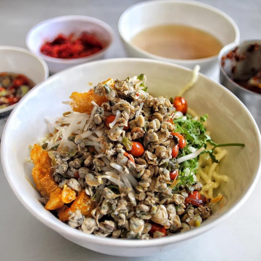 Bun Hen Mai Xa (Mai Xa Clam Noodle Soup)