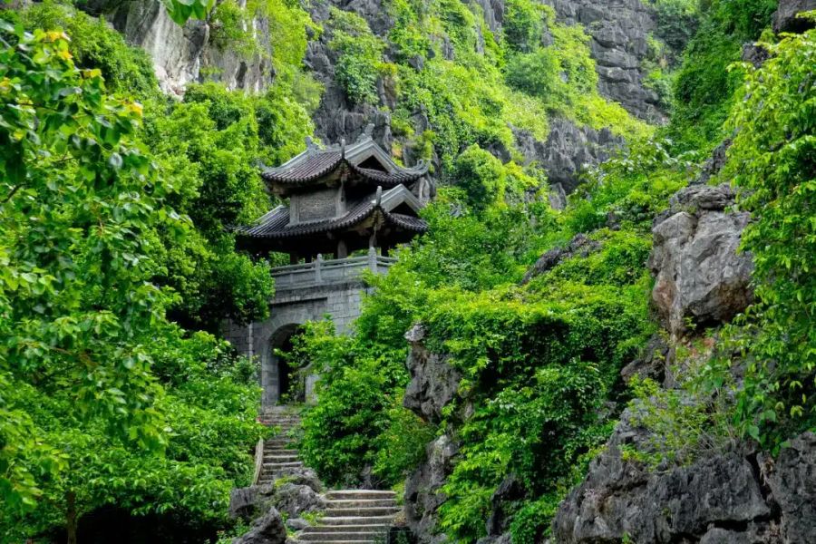 Capture Dreamlike Photos In A Hidden Valley