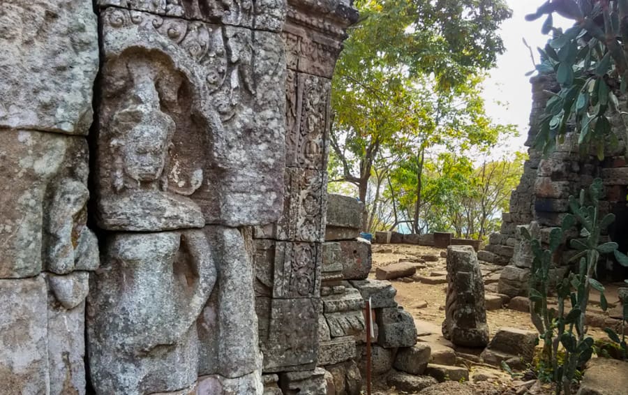 Carvings and Stone Reliefs of the Banan Temple