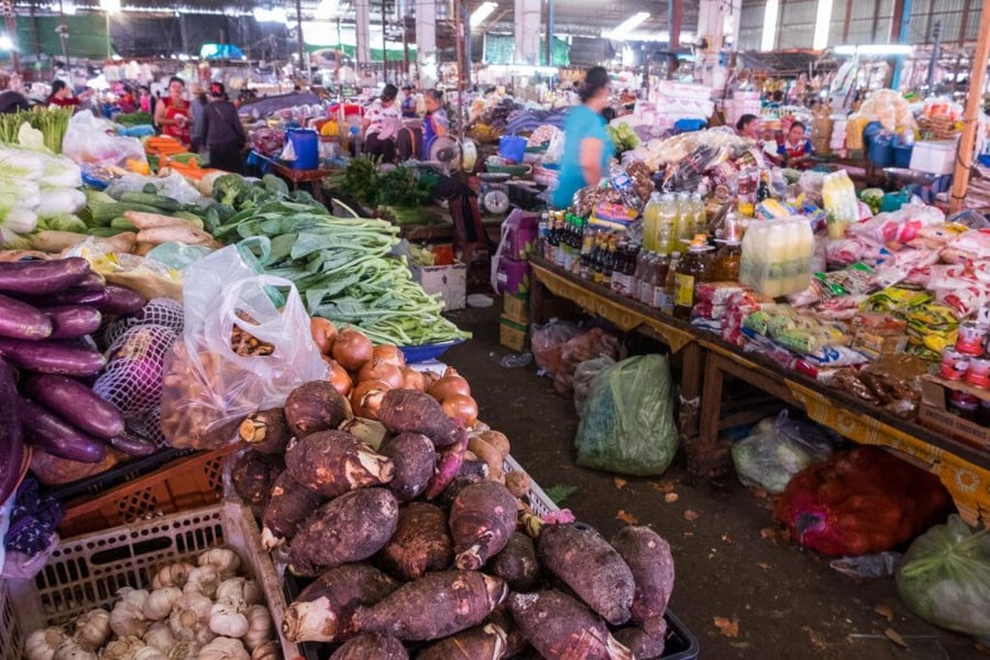 Dao Heuang Market is the largest market currently in operation in the province of Champasak
