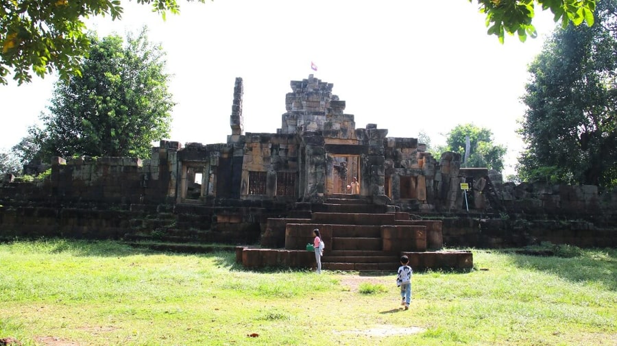 Enjoy The Quiet Countryside Around Wat Ek Phnom