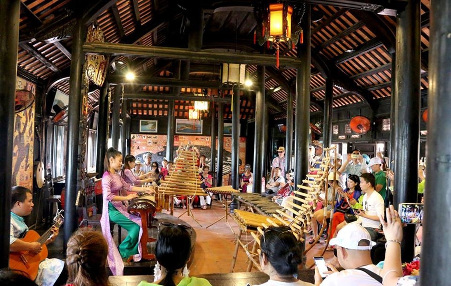 Enjoy Traditional Music Performances