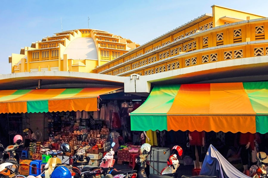 Experiencing Cambodian Culture at Central Market