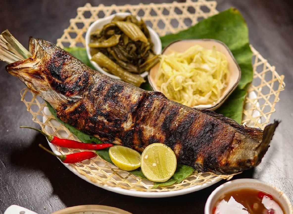 Grilled Fish is a well-known and delicious street food in Kampot