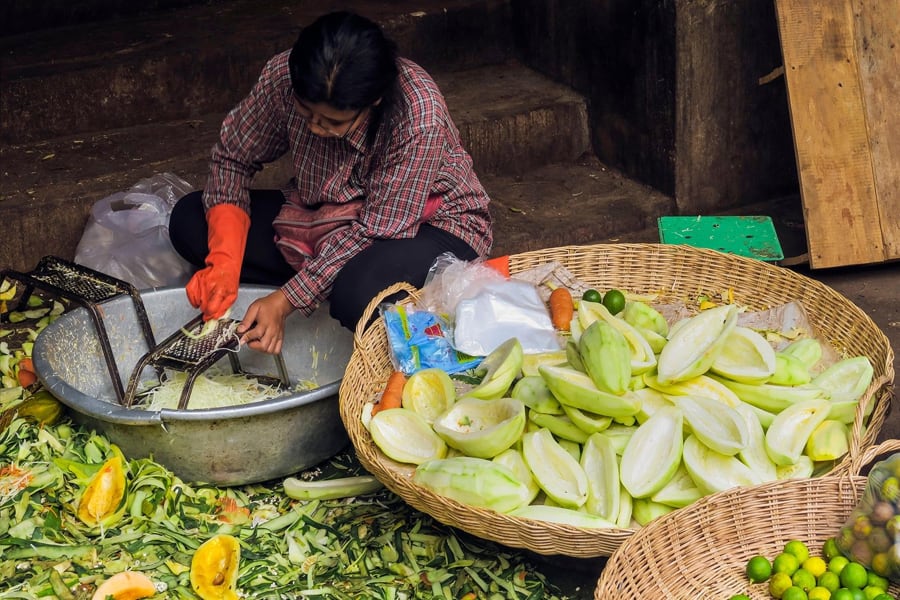 In Siem Reap, Old Market opens from 7 AM and 7PM