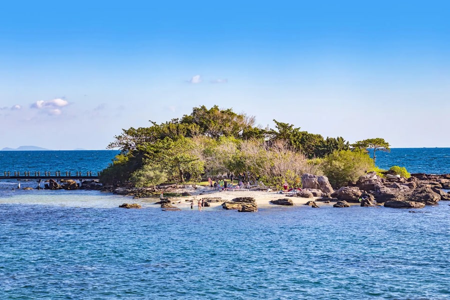 Join an Island-Hopping Boat Tour