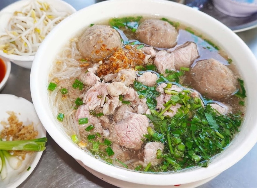 Kuy Teav (Cambodian Noodle Soup)
