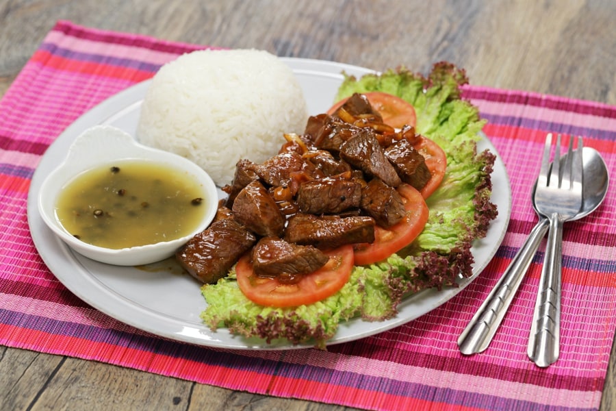 Lok Lak (Stir-fried Beef With Sauce)