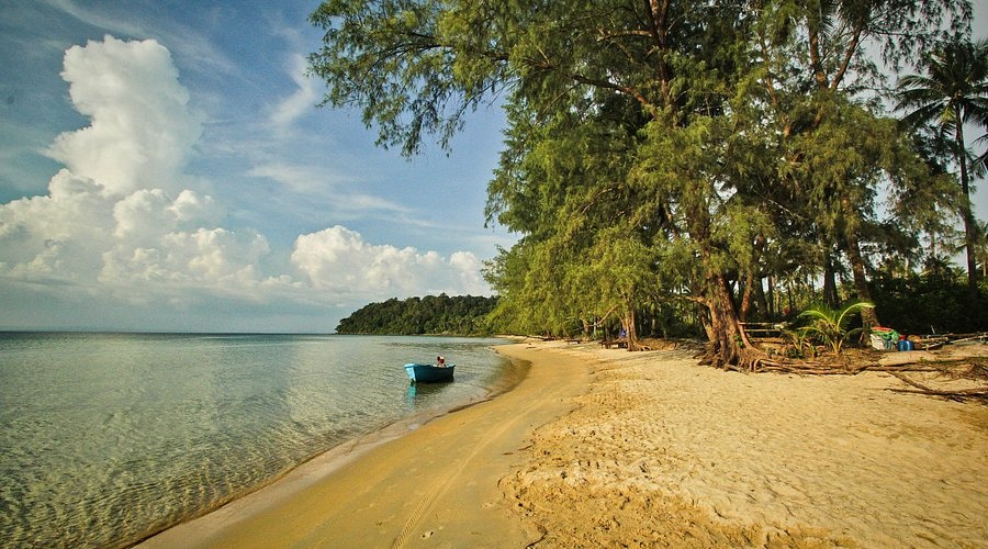  Lonely Beach in Koh Rong Island