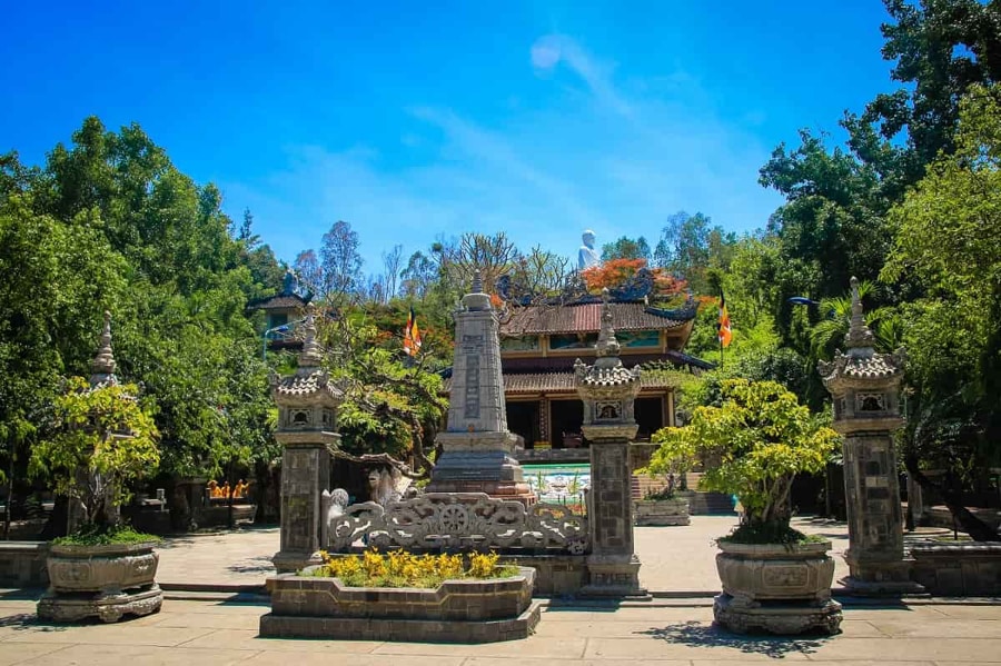 Long Son Pagoda is open daily