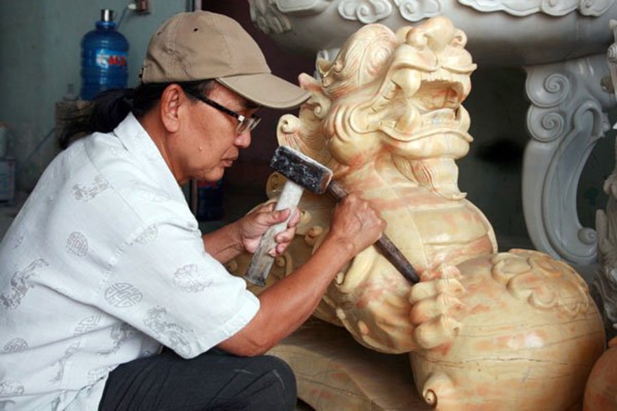 Marble Sculpting Demonstration by Local Artist