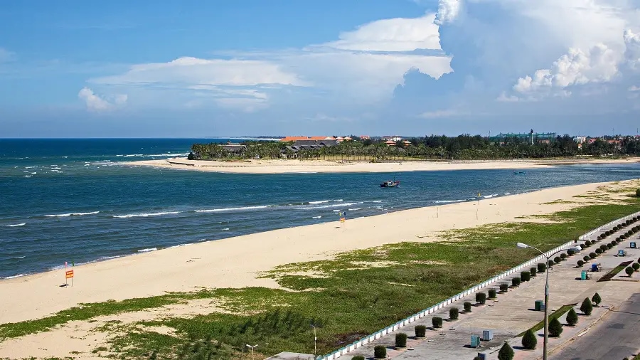 Nhat Le Beach Shoreline