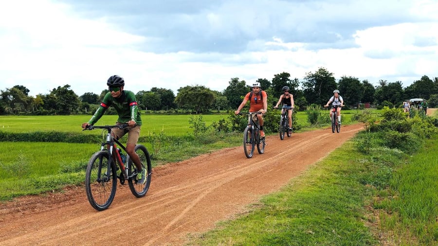 Peaceful Countryside around Battambang on Bike