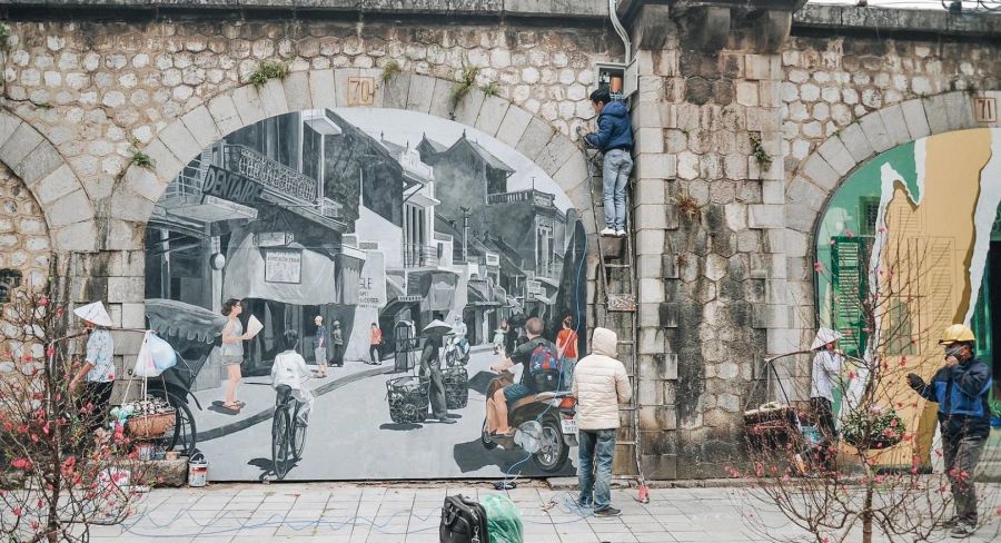 Phung Hung Mural Street Arches