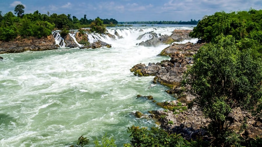 Si Phan Don is a tranquil destination located on the Mekong RiverSi Phan Don is a tranquil destination located on the Mekong River