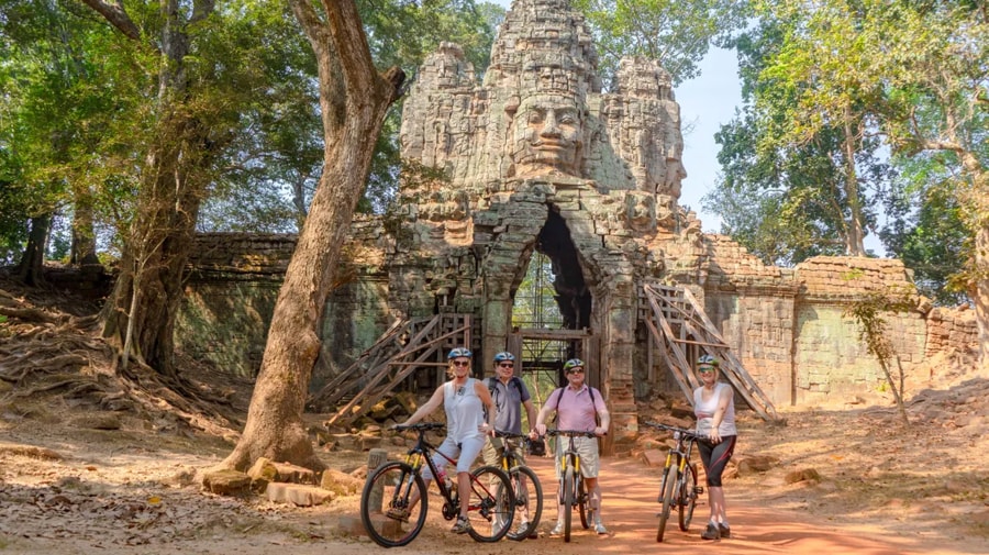 Siem Reap to Angkor Wat by bike