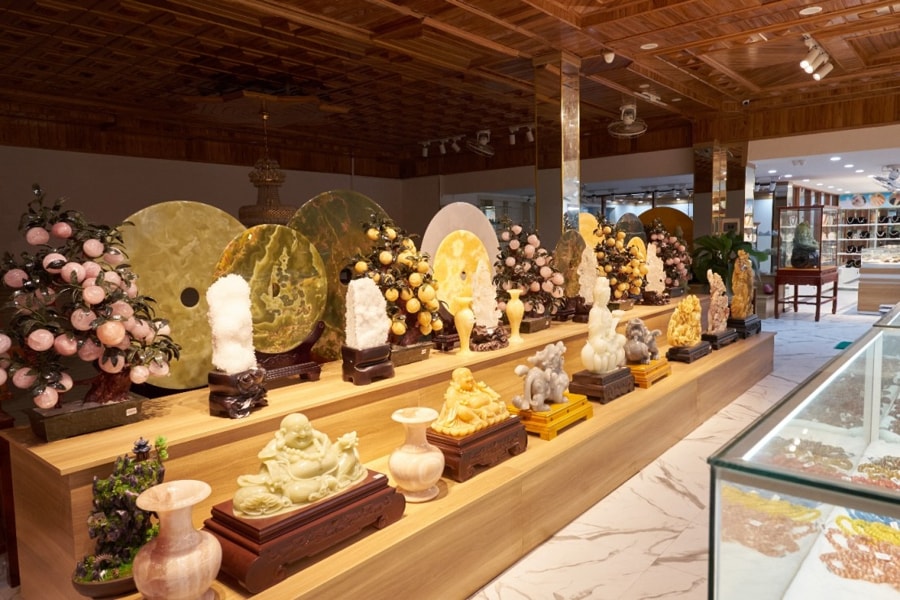 Souvenir and Handicraft Shops